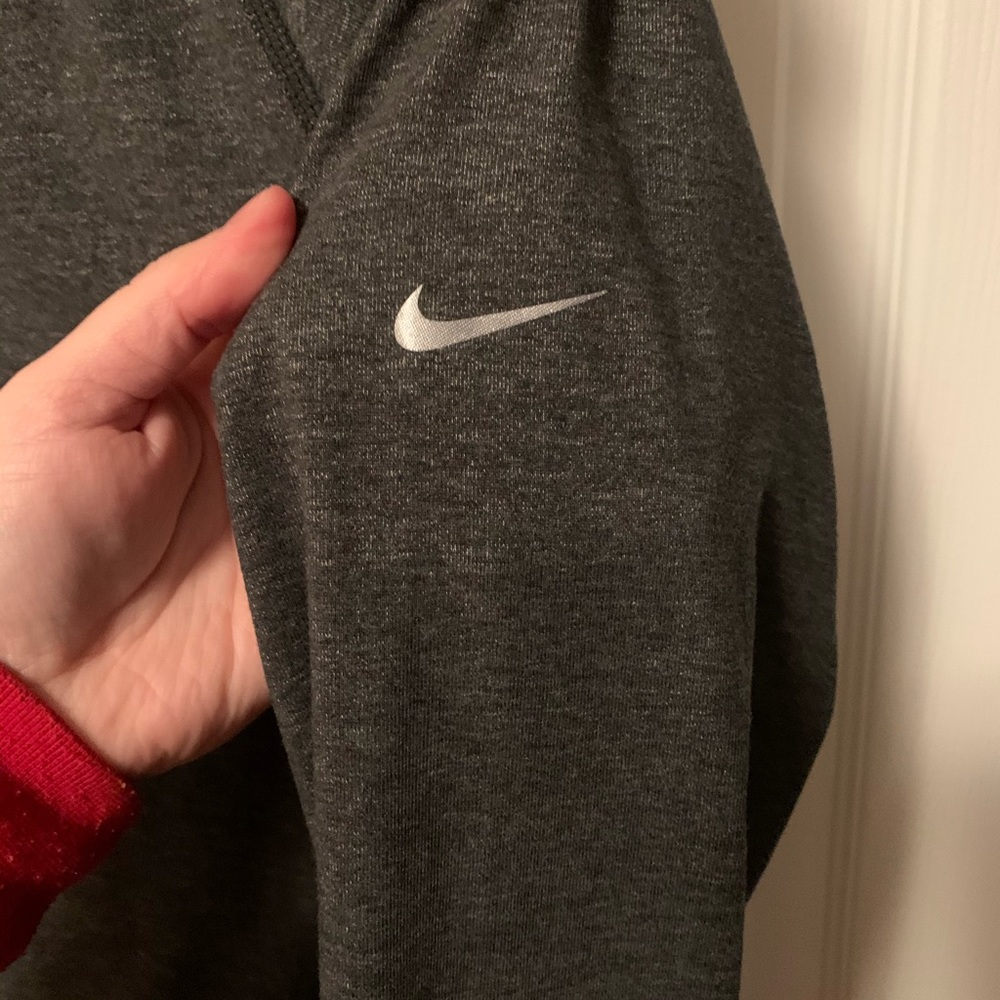 Nike - Picture 4 of 4
